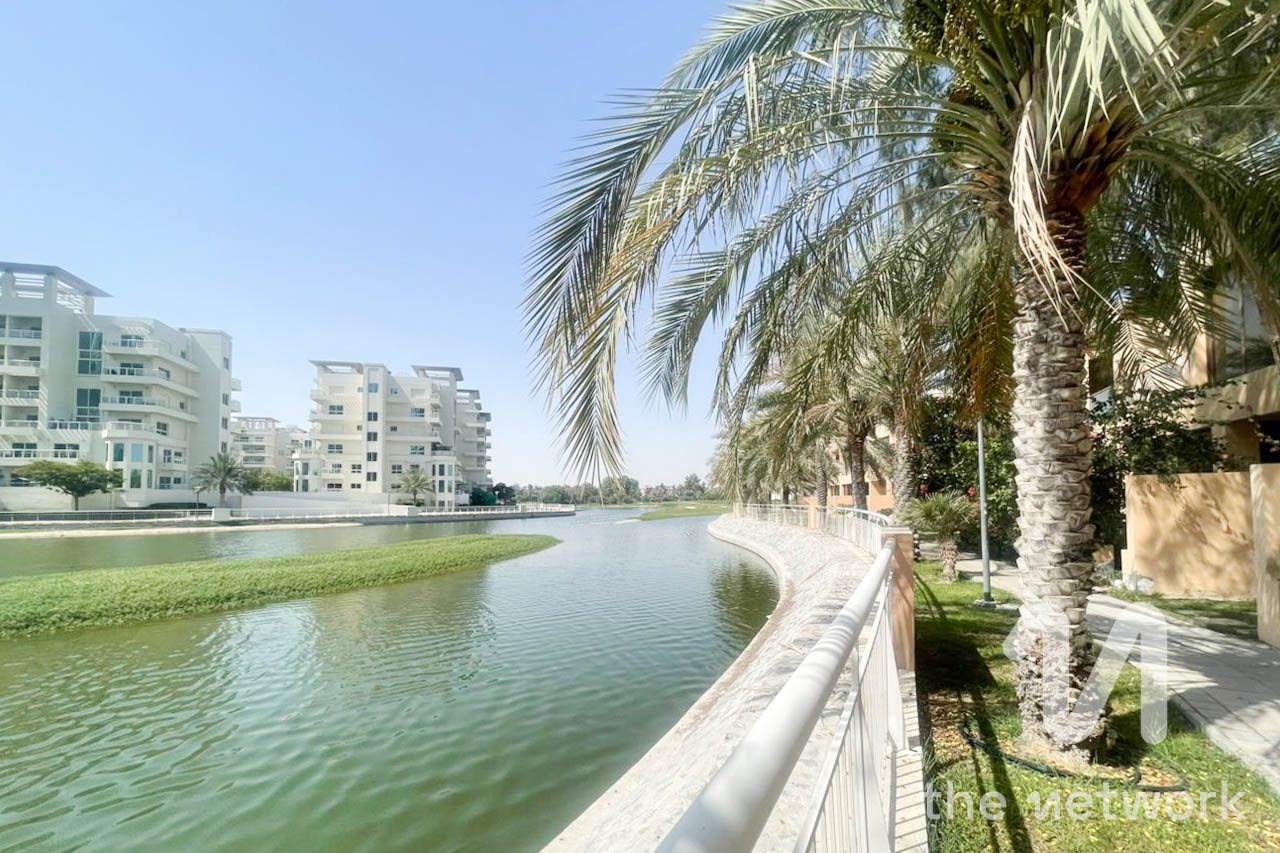 4BR Townhouse | Limited Availability | Lake View