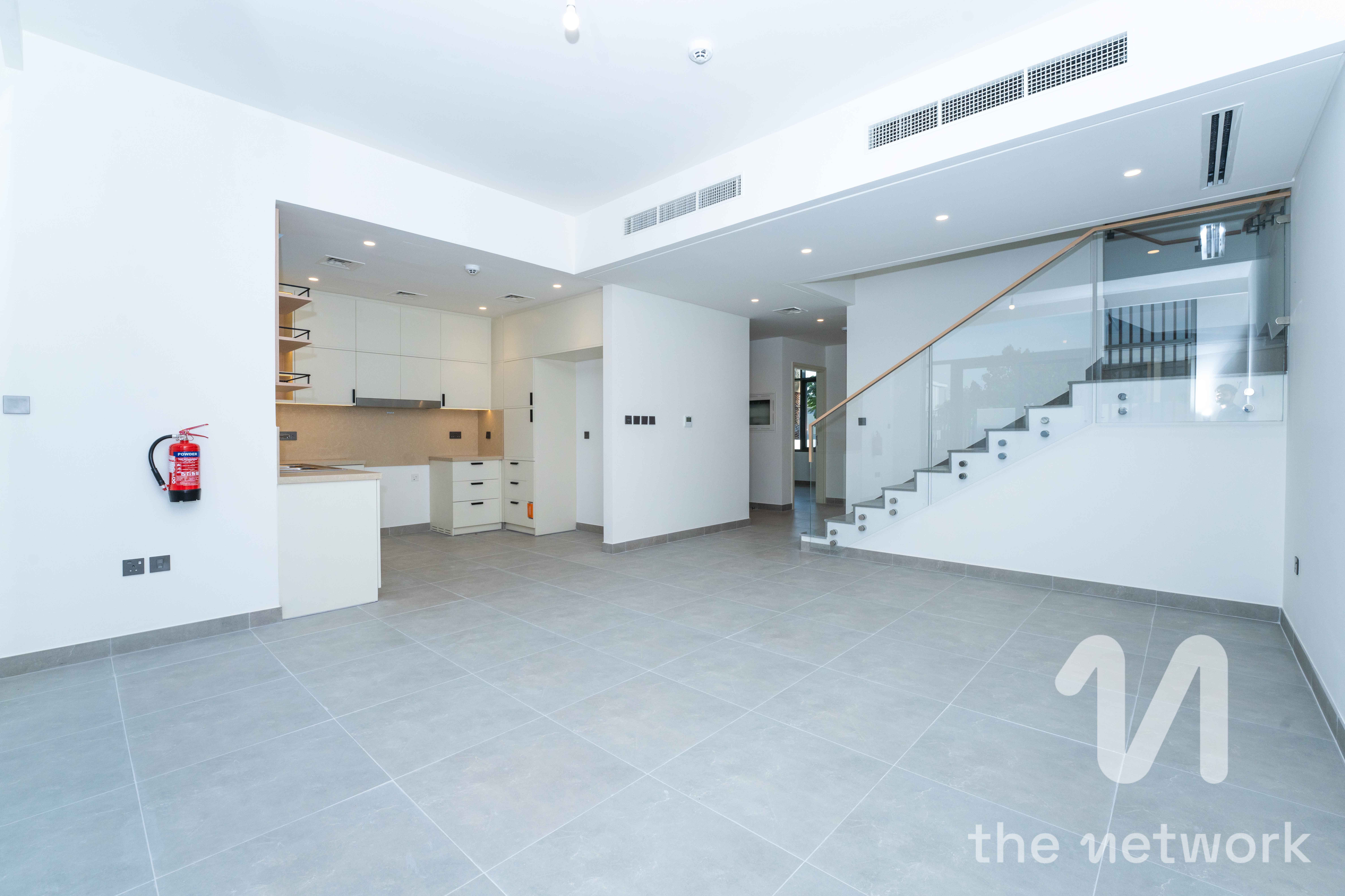 Private location | Corner plot | Vacant in june