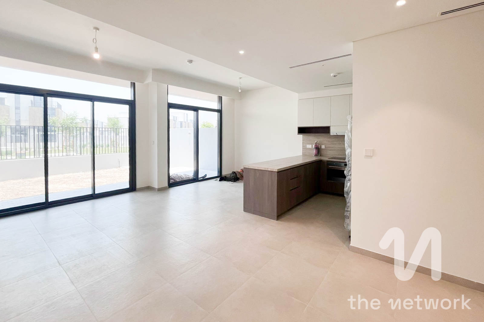 Prime Location | Direct on Pool | Great Deal