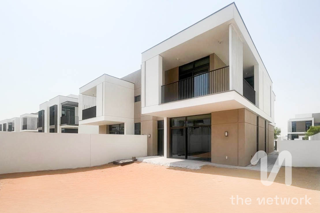 Tilal Al Furjan | 4BR Villa | Single-row