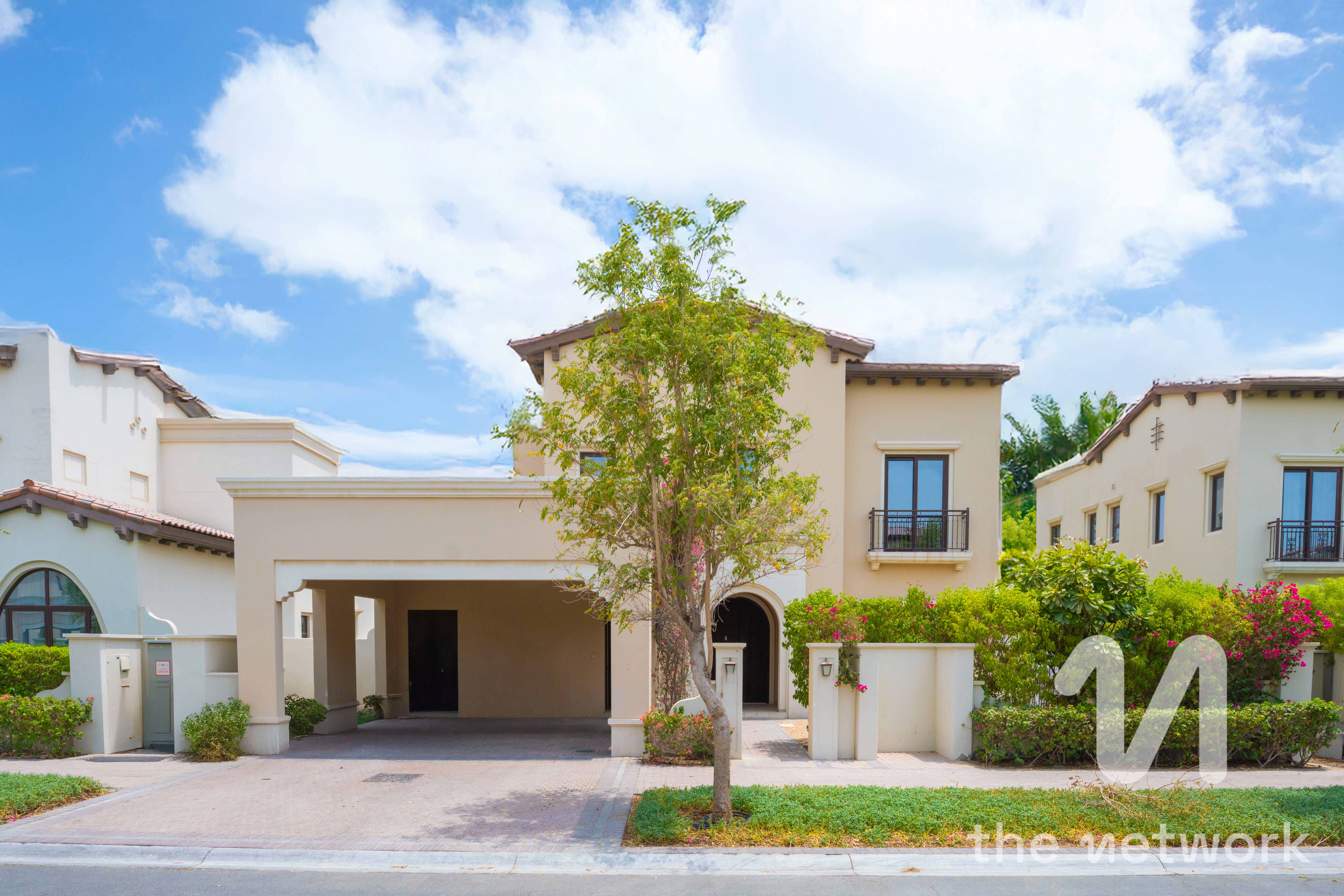 Beautiful Rare To Market Villa |Vacant| 4 BHK