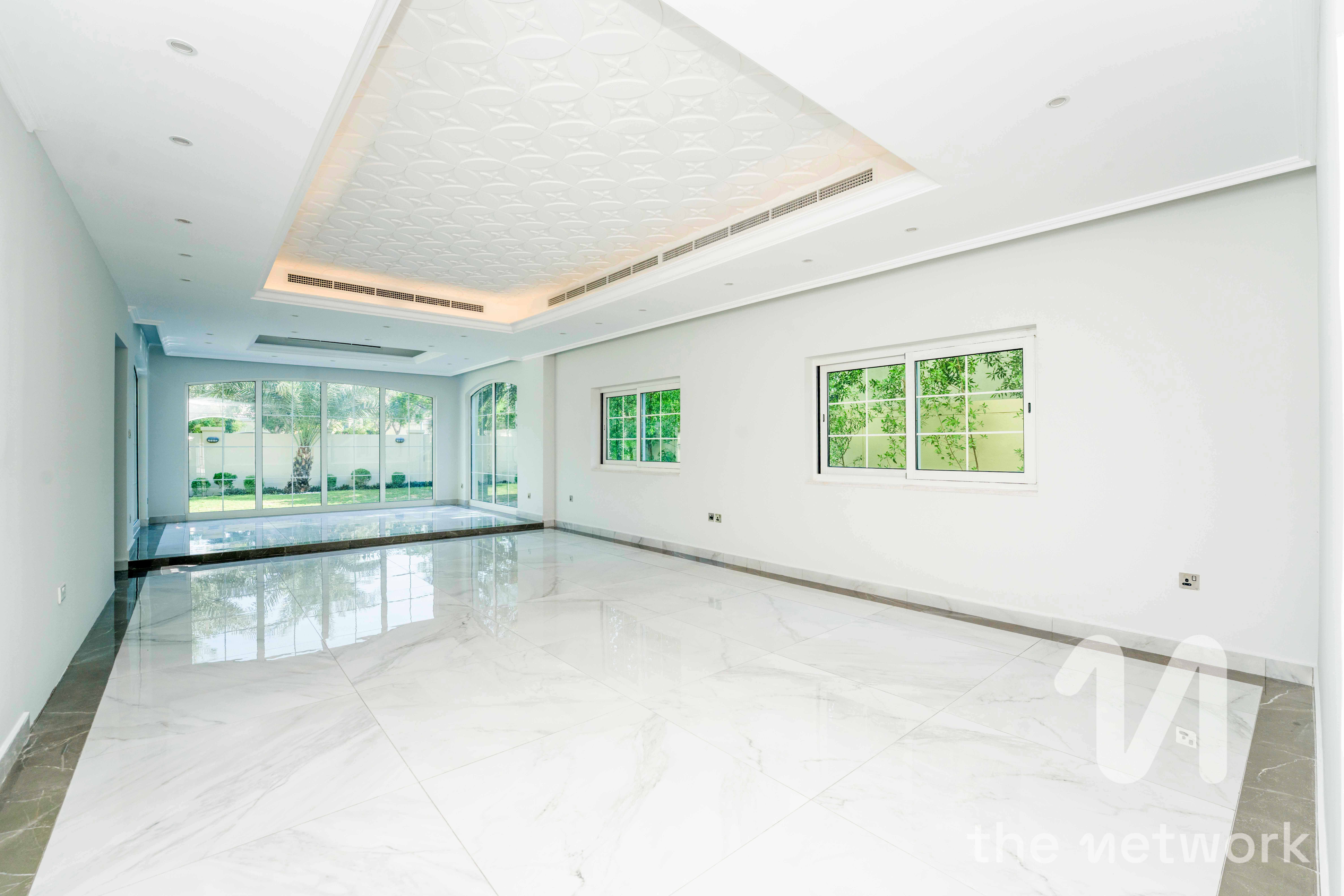 Upgraded | Single Row | Good Location | District 6