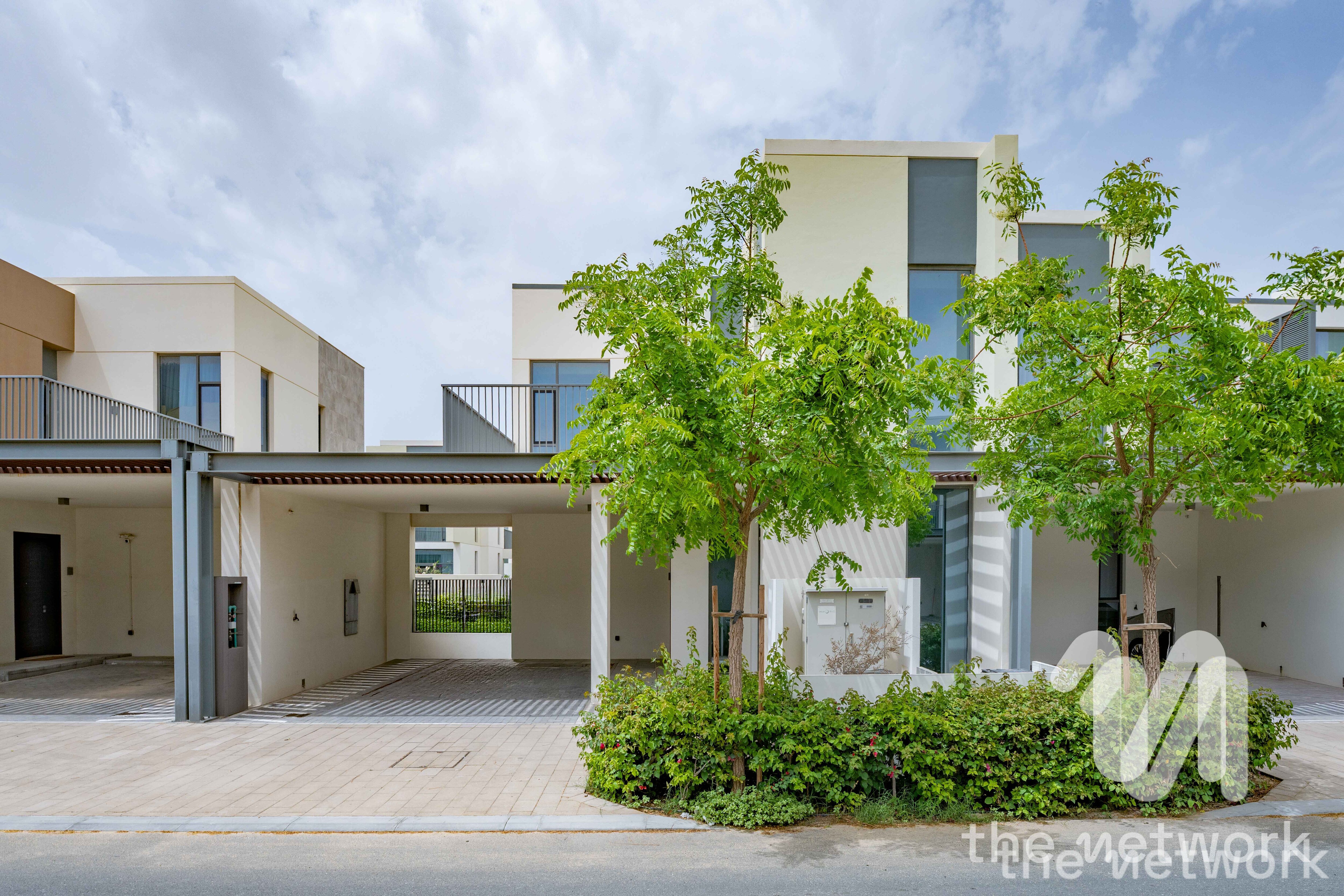 Exclusive | Central location | Family community