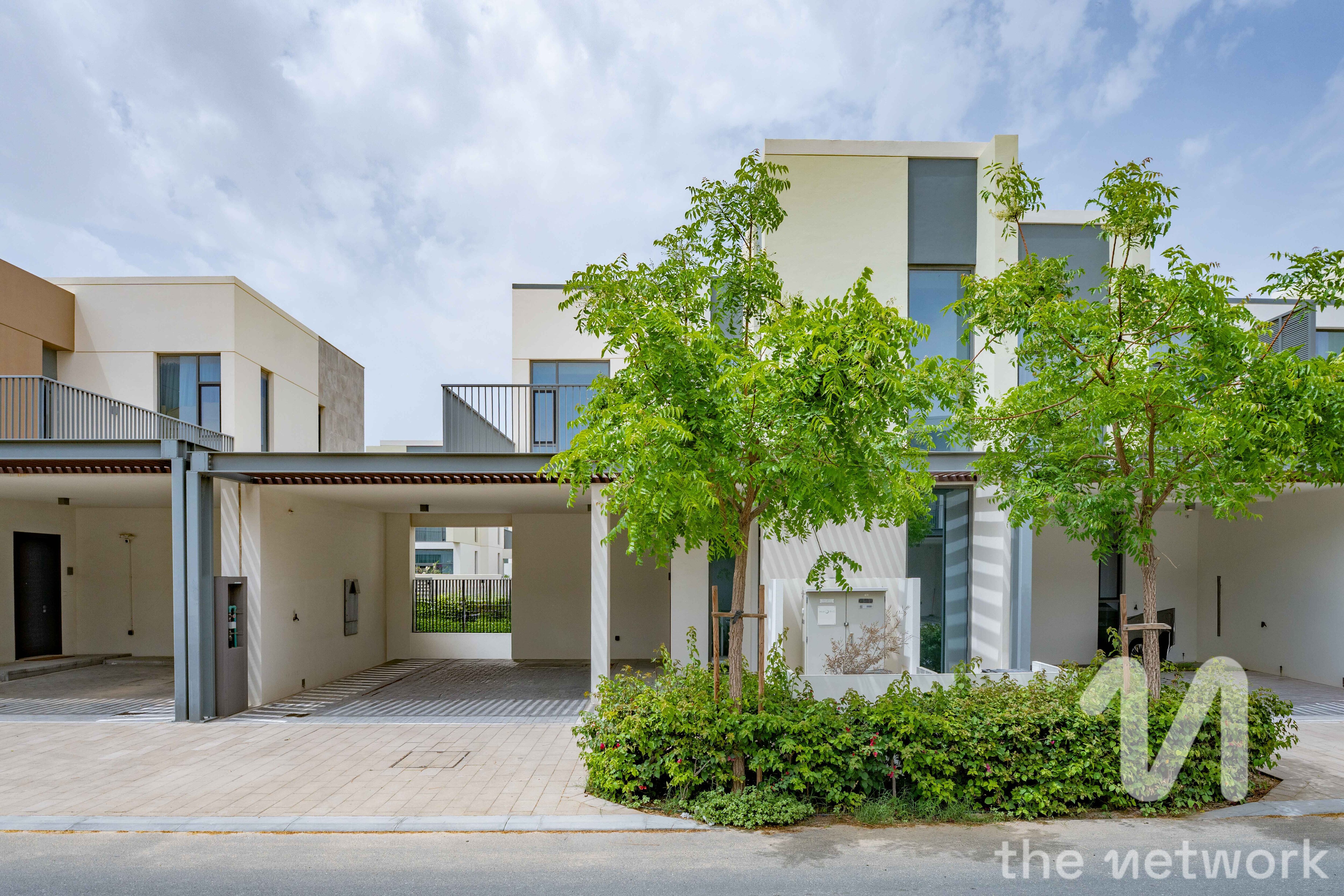 Exclusive | Central location | Family community