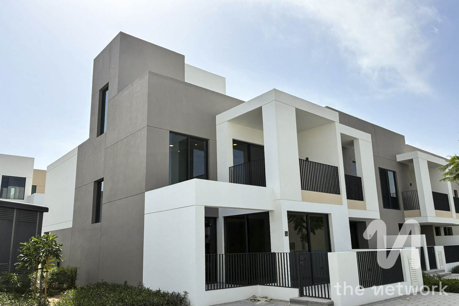 Corner Unit | Brand New | Genuine Photos