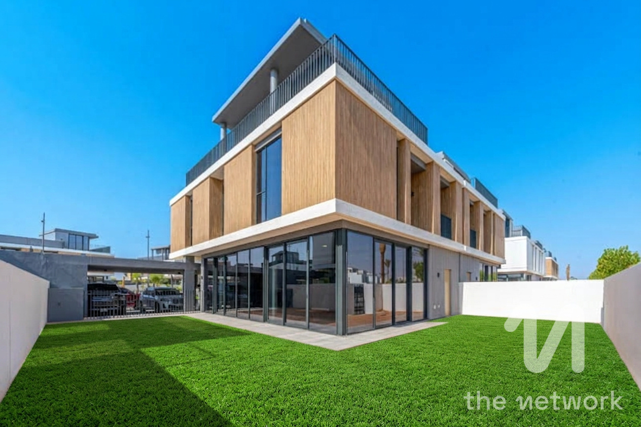 Exclusive I Landscaped Garden I Next to souk