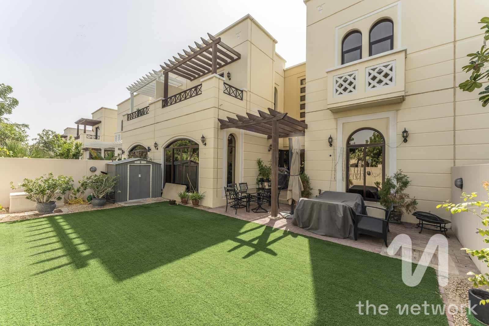 Vacant 20th May | Single Row |  Mid Unit