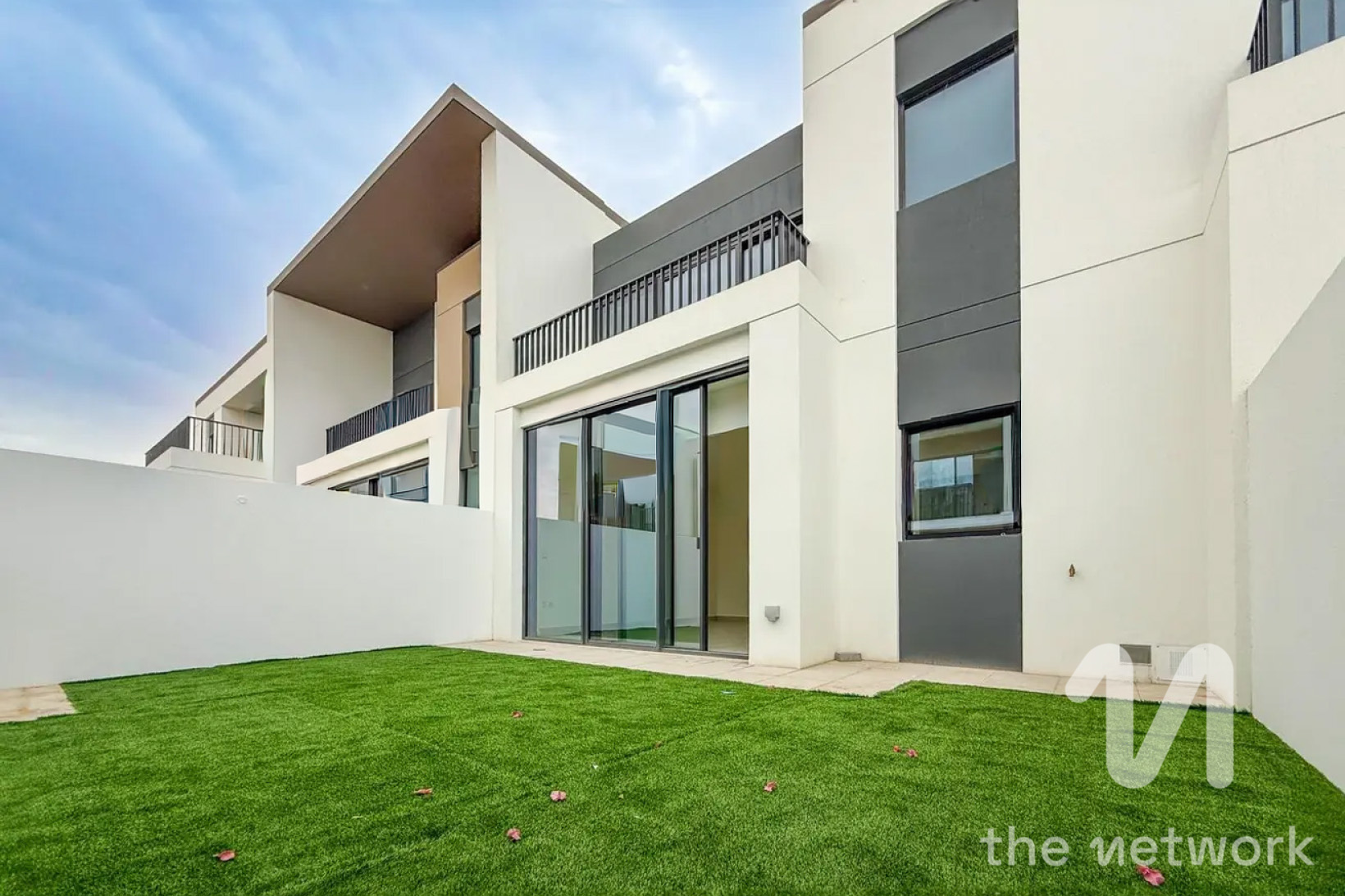 Single Row | Brand New  Close to Pool