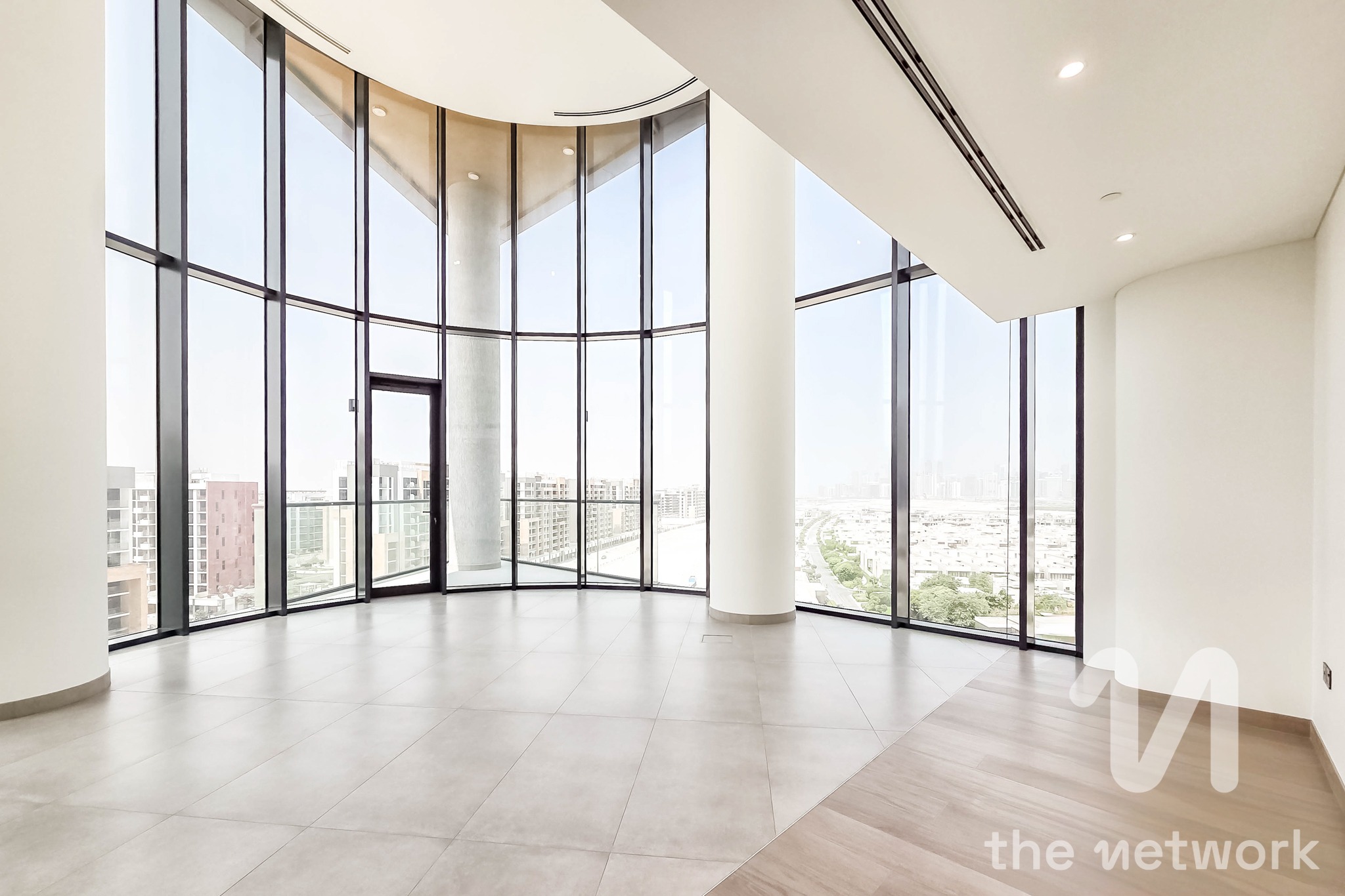Duplex | Full lagoon View | Downtown skyline
