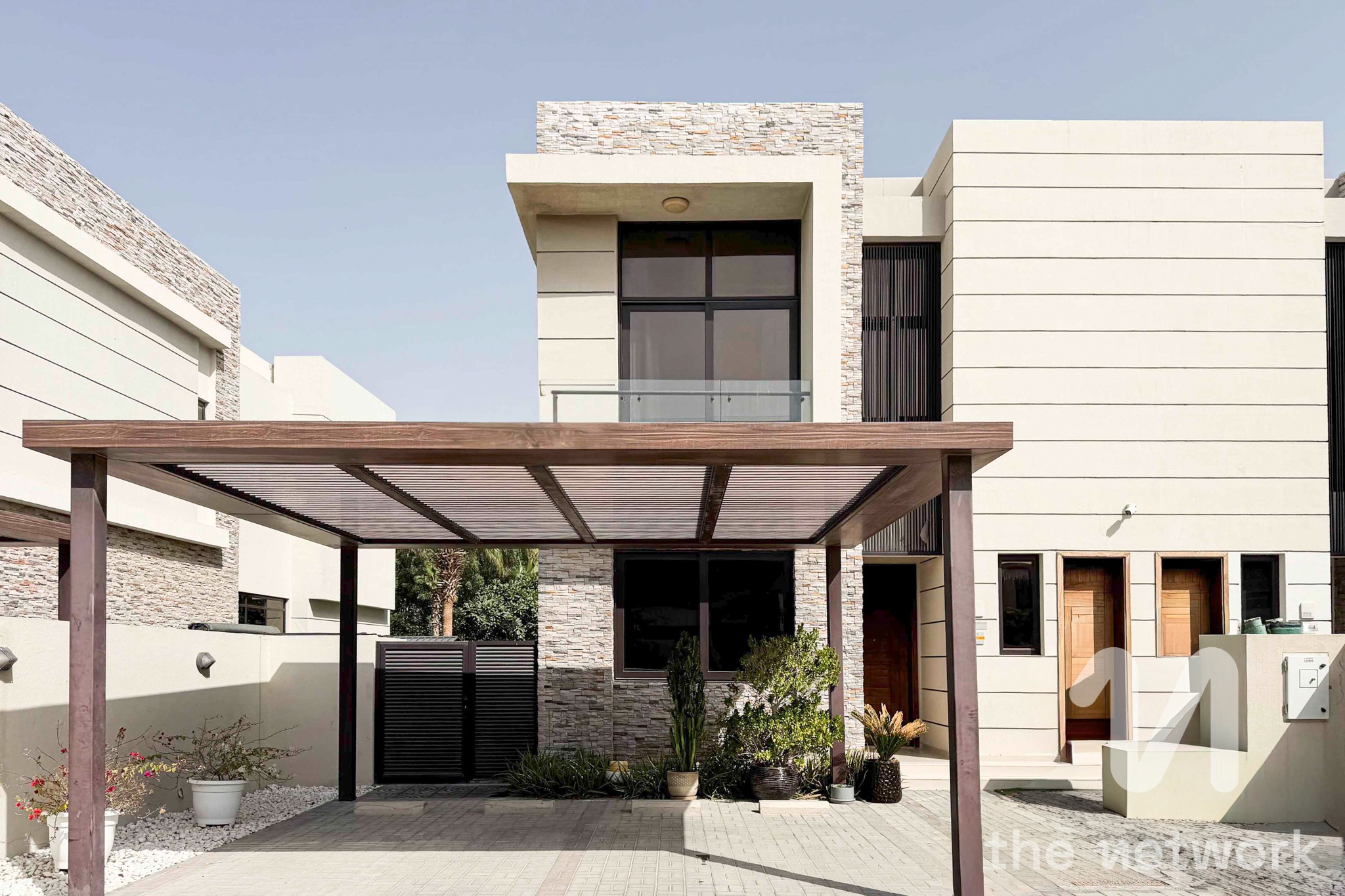 Single Row | Vacant | Landscaped Garden