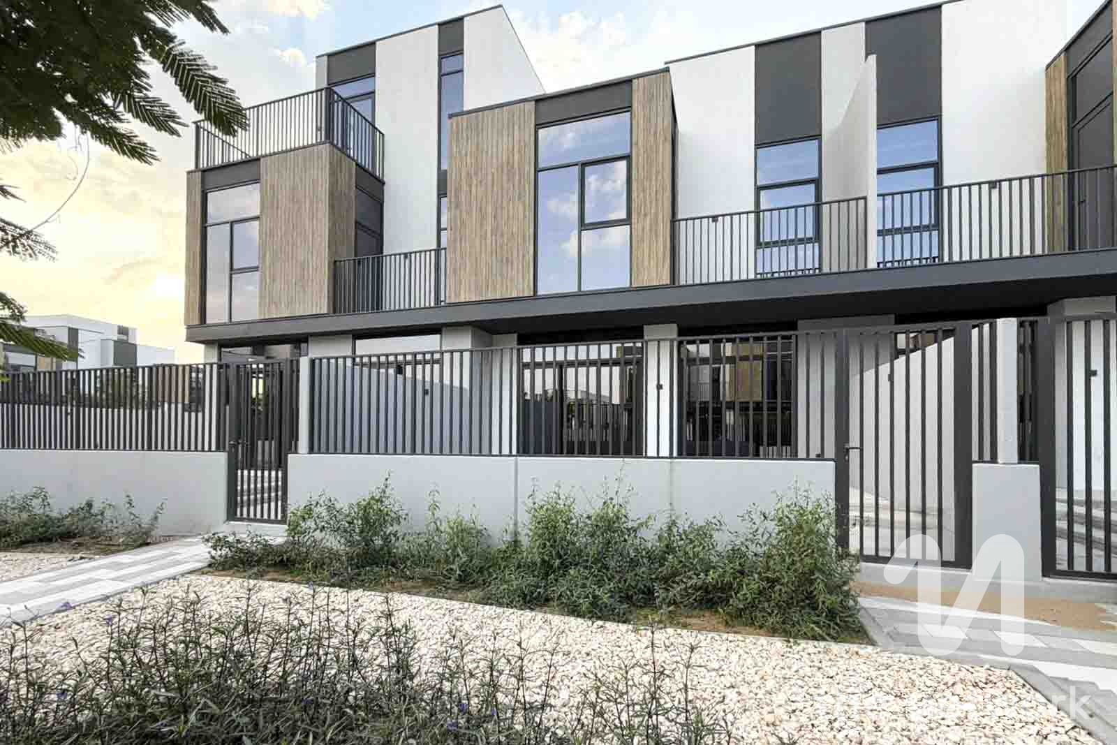 G+2 | Vacant | Quite | Ready to move in.