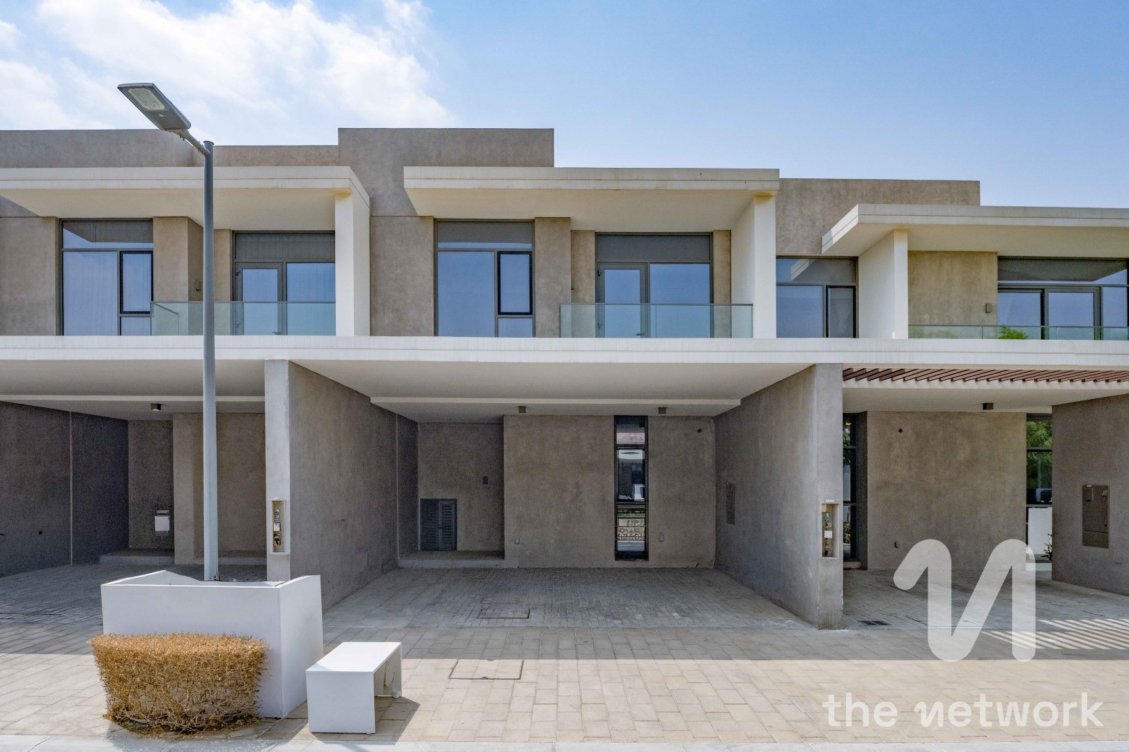 Single Row | Mature community | Vacant