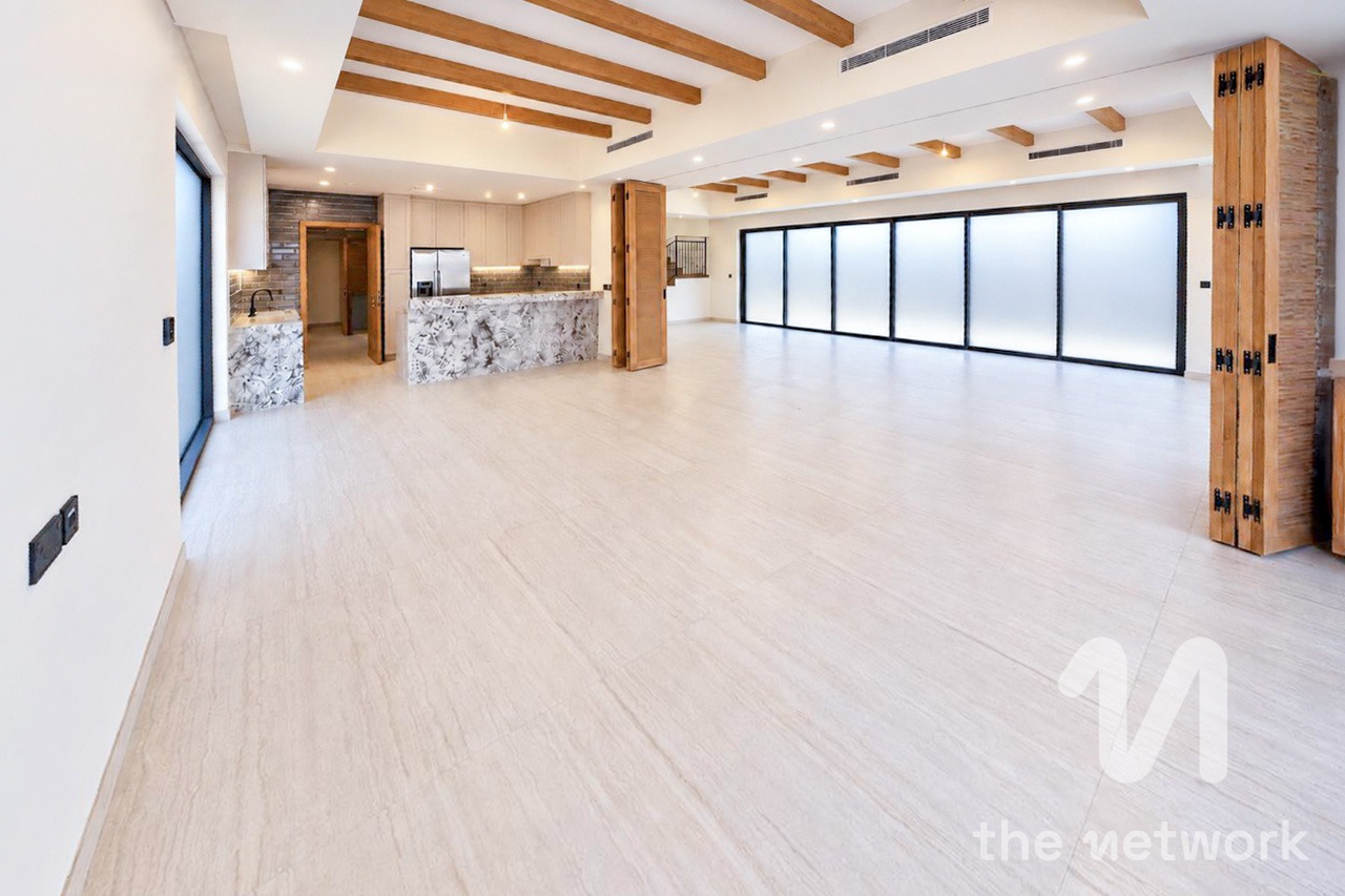 Priced to sell | Brand New | Direct Lagoon