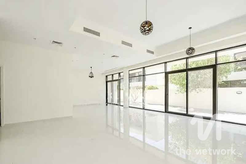 Quiet Street | Priced to Sell | 5 Bed with Maid