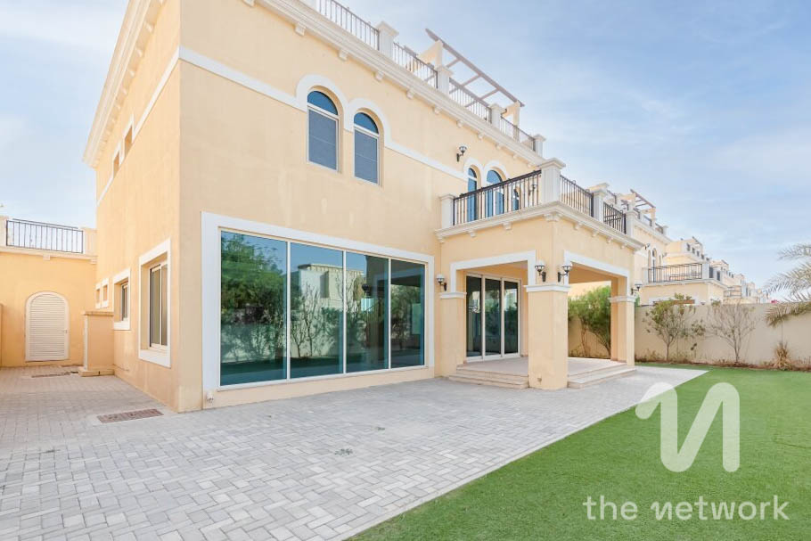 Back to Back | Well Maintained | Ready to move in